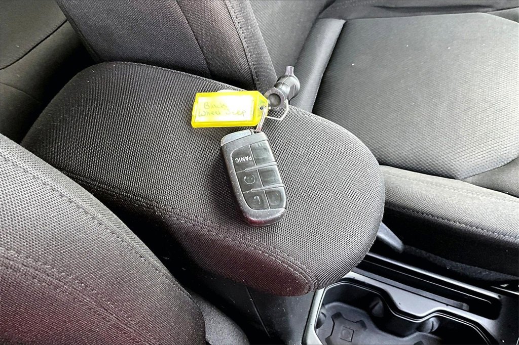 Used 2018 Jeep Renegade Sport w/ Power & Air Group image 16