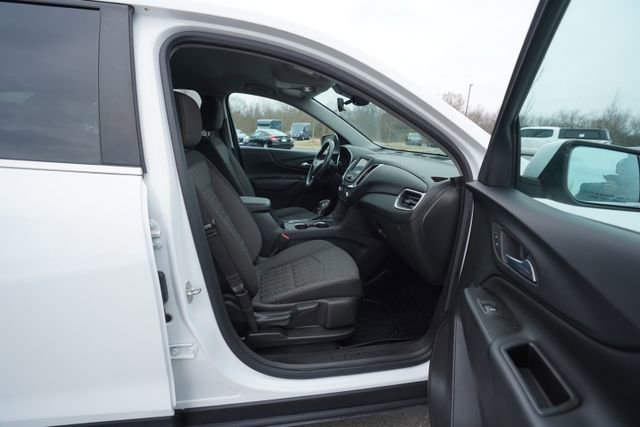Used 2022 Chevrolet Equinox LT w/ Driver Convenience Package image 18