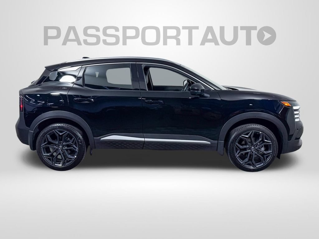 Certified 2025 Nissan Kicks SR w/ SR Premium Package AWD/4WD image 11
