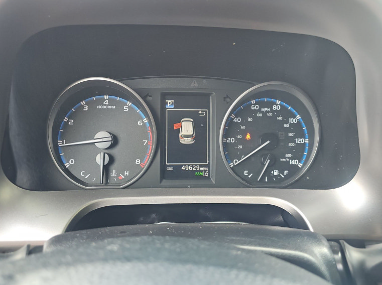 Used 2018 Toyota RAV4 XLE FWD image 6