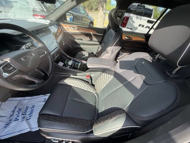 New 2026 Jeep Grand Cherokee Summit w/ Obsidian Package AWD/4WD image 9