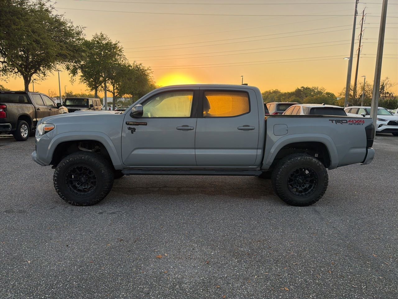 Used 2019 Toyota Tacoma TRD Sport image 2