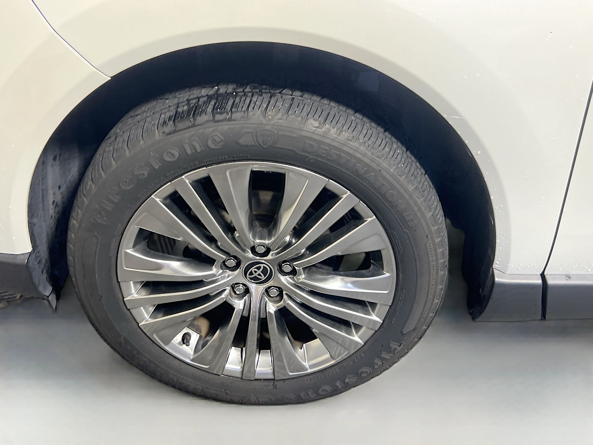 Used 2022 Toyota Venza Limited AWD/4WD image 13