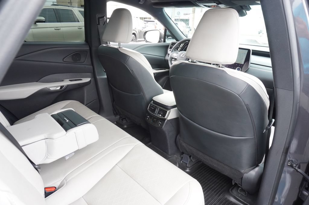 Used 2024 Lexus RX 350 Premium Plus w/ Convenience Package FWD image 10