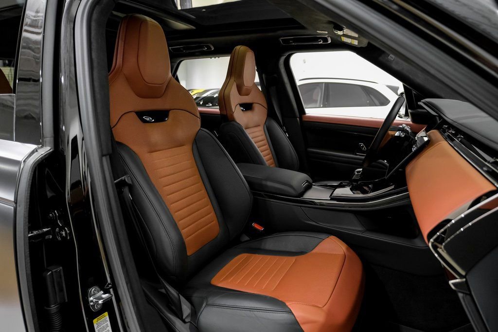 Used 2024 Land Rover Range Rover Sport image 29