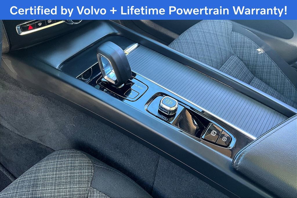 Used 2023 Volvo XC60 B5 Core image 18