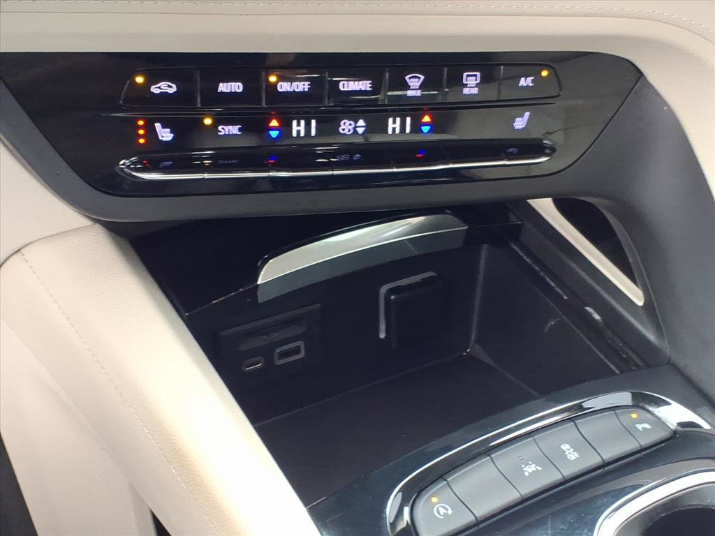Used 2021 Buick Envision Essence w/ Technology Package I image 14