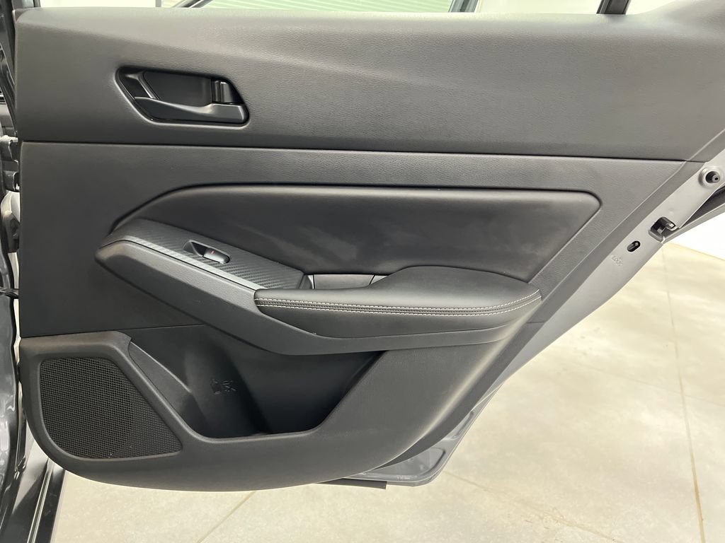 Used 2025 Nissan Altima 2.5 SV FWD image 21