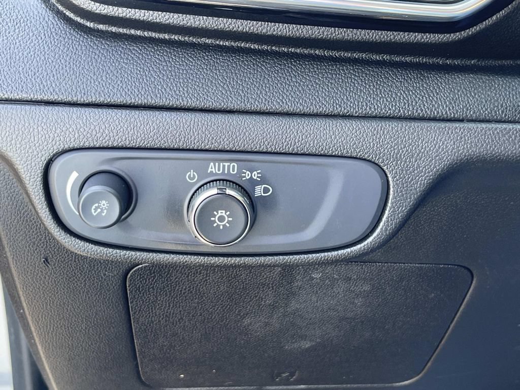 Used 2023 Chevrolet Bolt LT FWD image 27