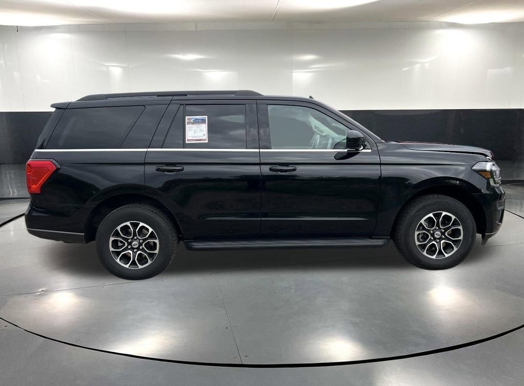 Used 2022 Ford Expedition XLT AWD/4WD image 4