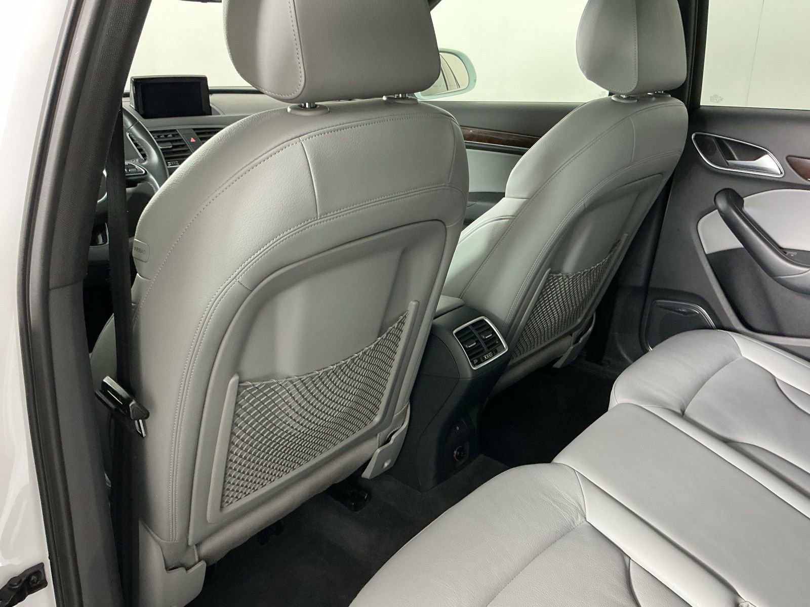 Used 2018 Audi Q3 2.0T Premium Plus w/ Premium Plus Package image 21