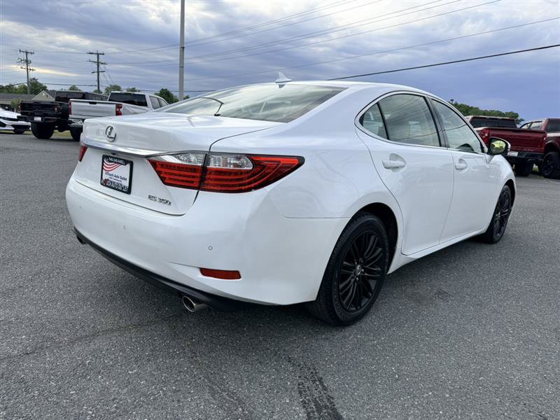 Used 2013 Lexus ES 350 w/ Luxury Pkg FWD image 5