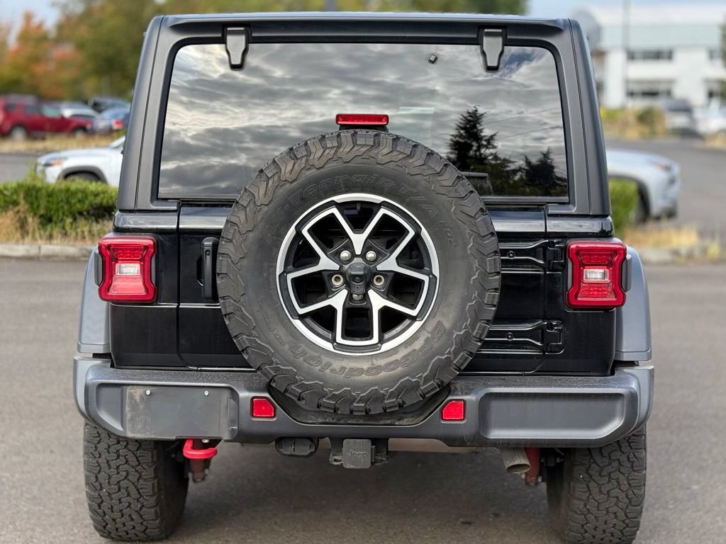 Used 2024 Jeep Wrangler Unlimited Rubicon w/ Convenience Group AWD/4WD image 4