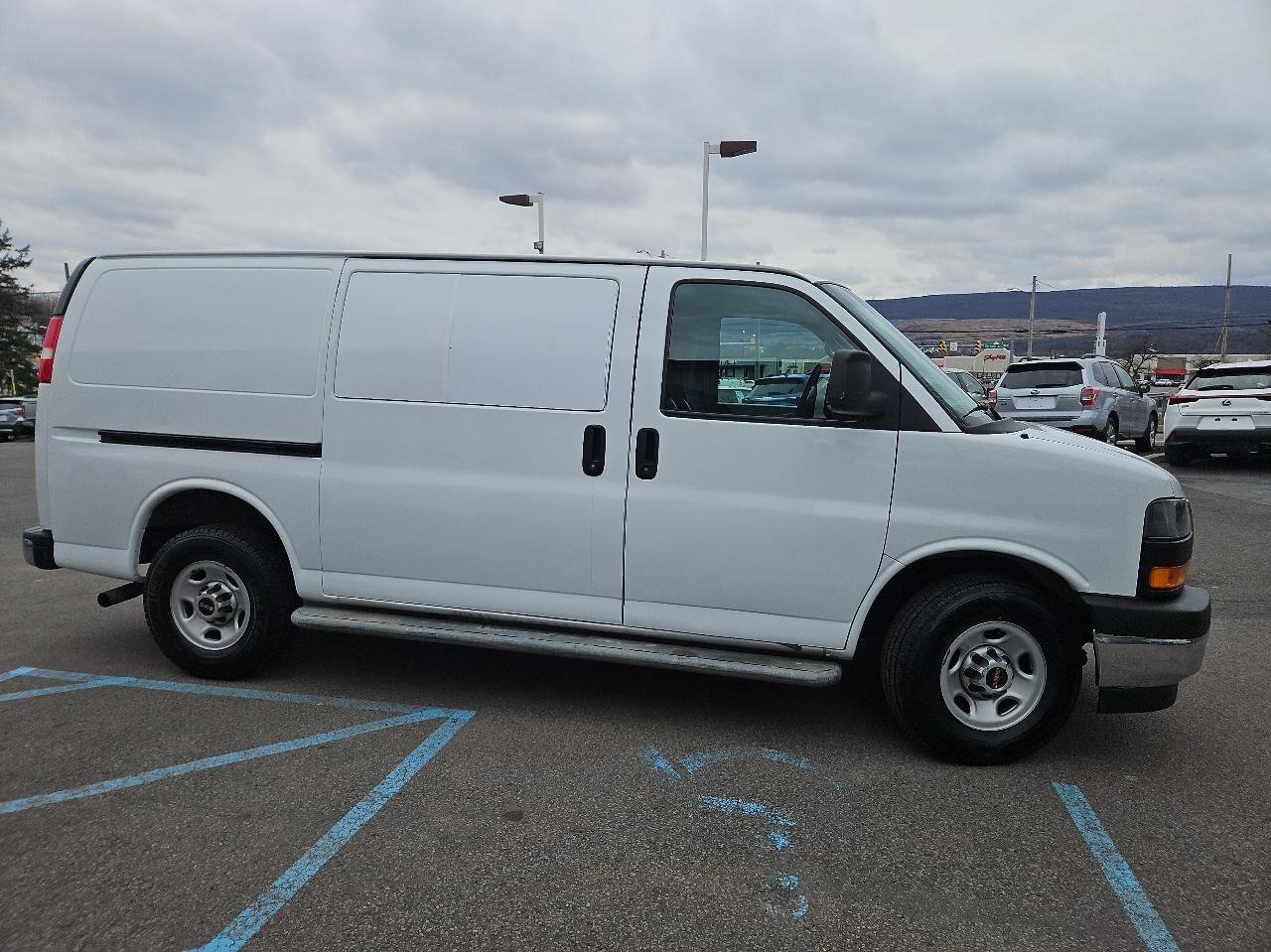 Used 2019 GMC Savana 2500 w/ Driver Convenience Package RWD image 23