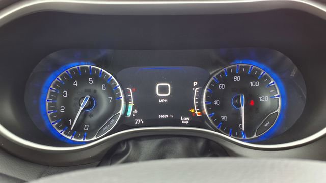 Used 2022 Chrysler Pacifica Touring-L image 31