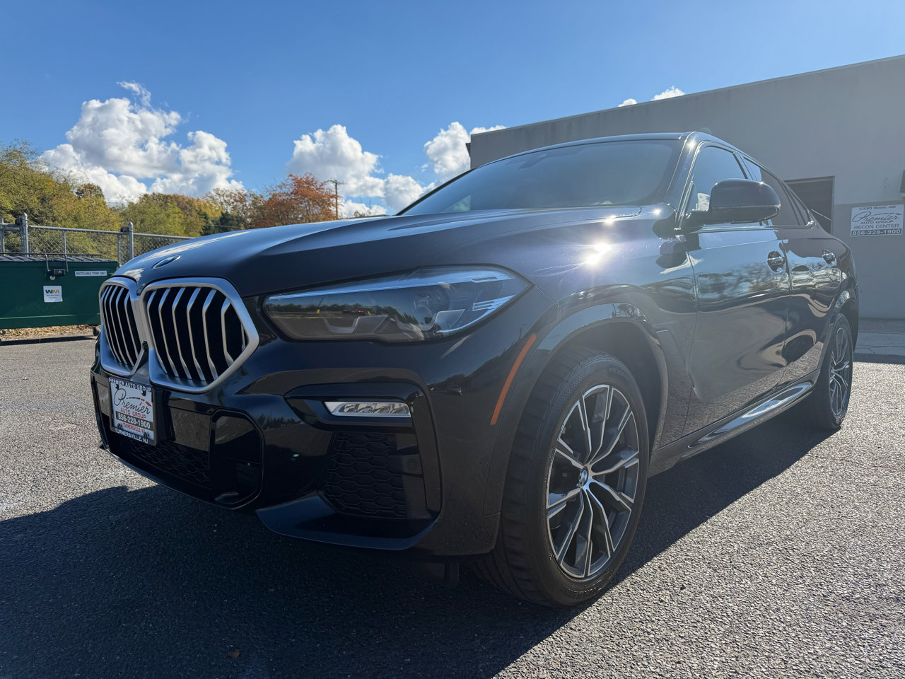 Used 2021 BMW X6 xDrive40i w/ Premium Essential Package image 1