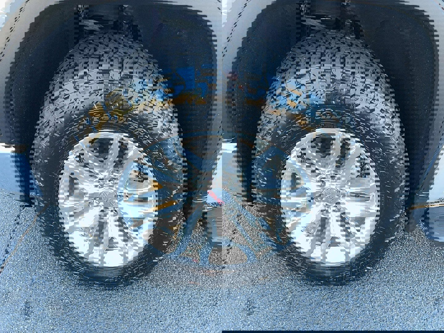 Used 2021 GMC Sierra 1500 SLT w/ SLT Premium Package image 9