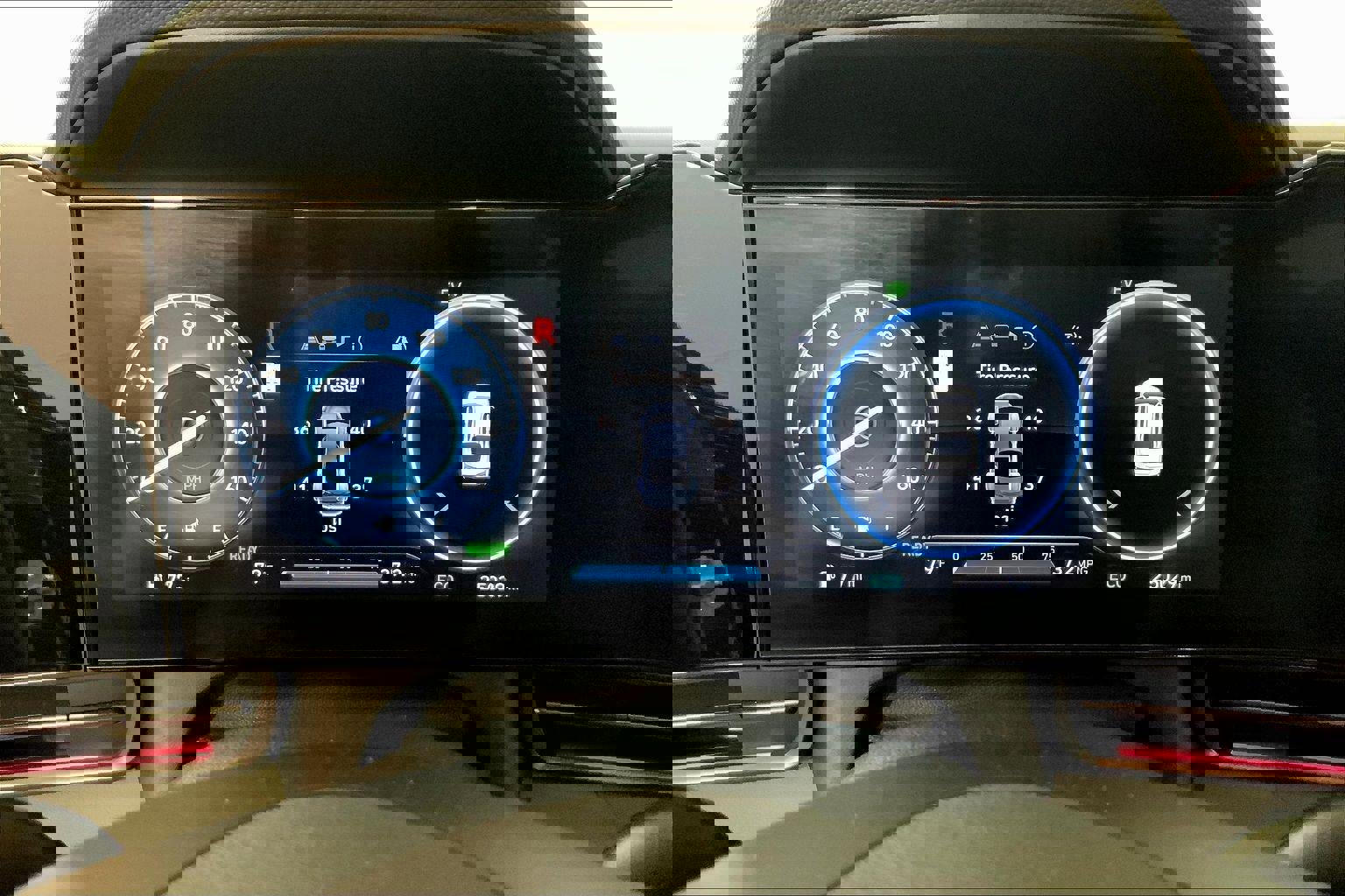 Used 2025 Hyundai Elantra Limited image 20