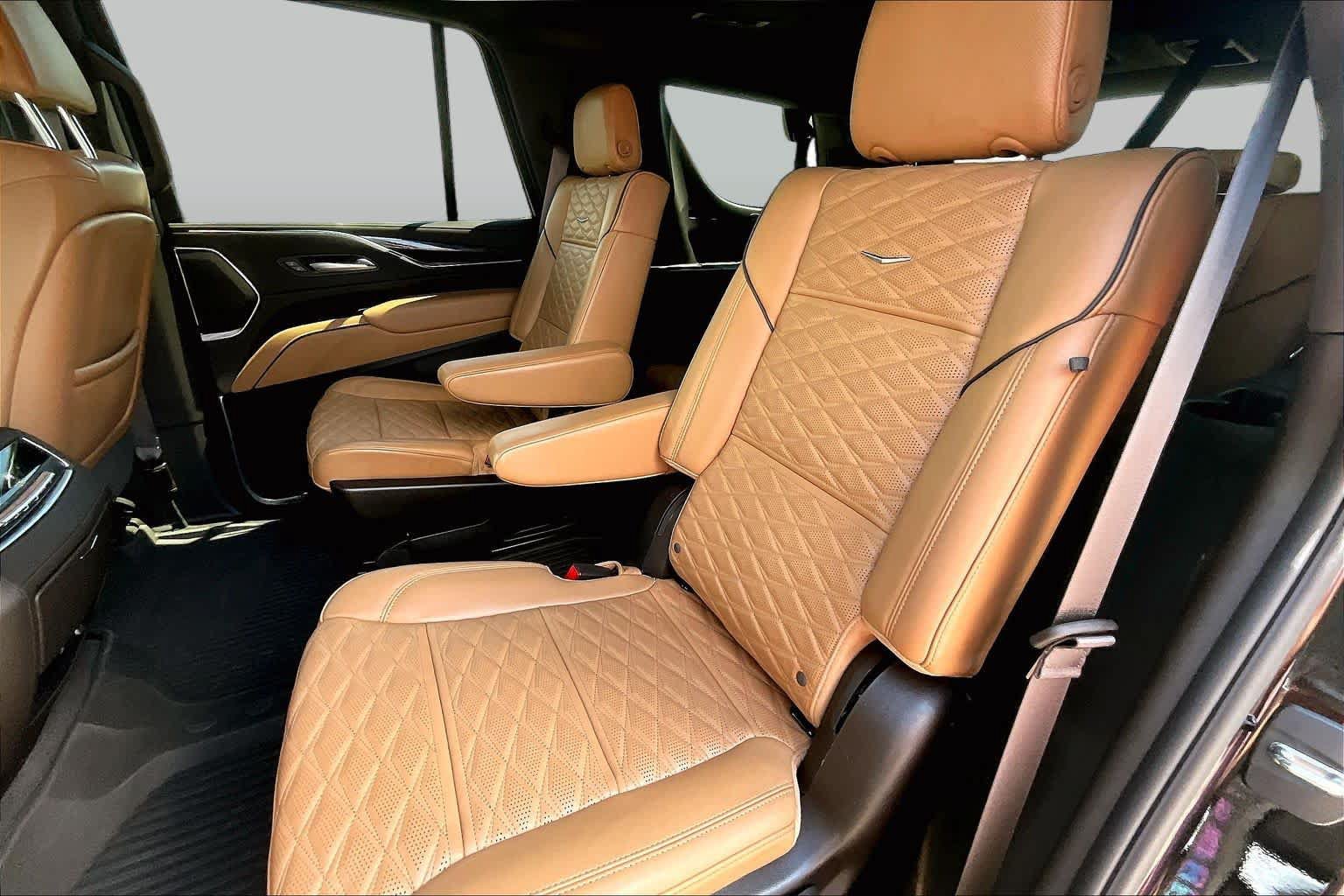 Used 2024 Cadillac Escalade Sport w/ LPO, ONYX Package AWD/4WD image 21