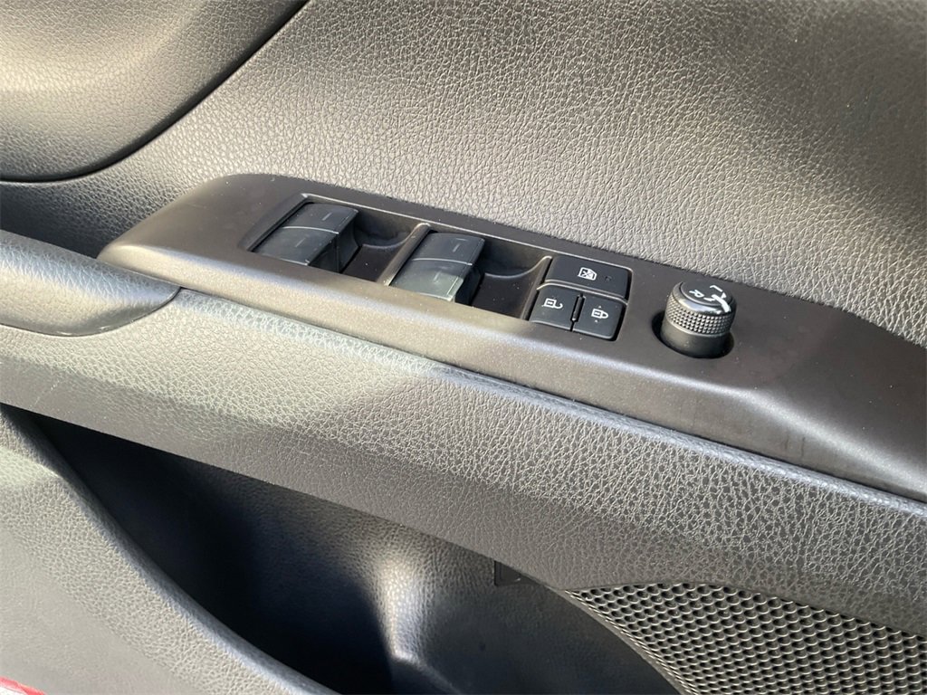 Used 2024 Toyota Camry SE image 34