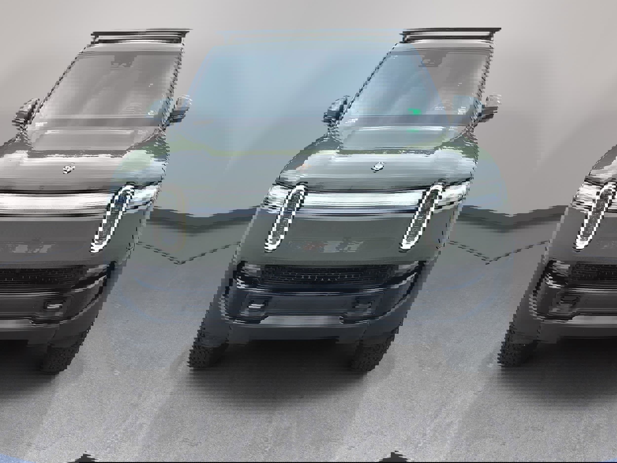 Used 2026 Rivian R1T Premium AWD/4WD image 2