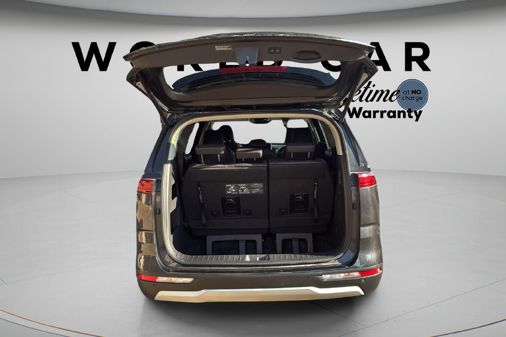 Used 2024 Kia Carnival EX FWD image 10