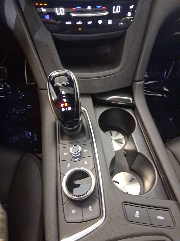Certified 2026 Cadillac XT5 Sportv w/ LPO, Floor Liner Package AWD/4WD image 20