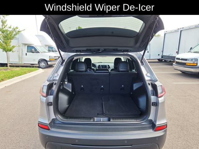 Used 2019 Jeep Cherokee Latitude Plus w/ Cold Weather Group AWD/4WD image 31