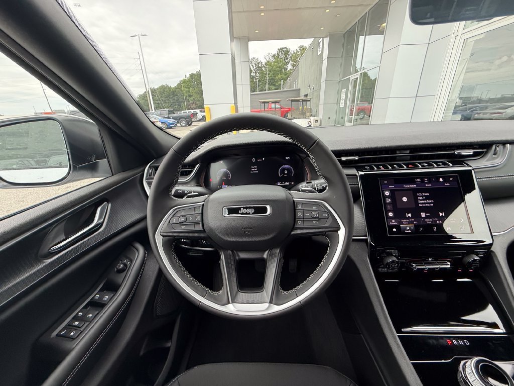New 2026 Jeep Grand Cherokee Laredo AWD/4WD image 9