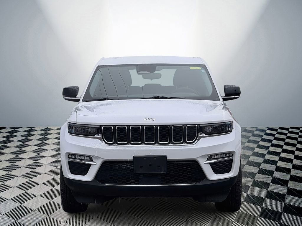 Used 2024 Jeep Grand Cherokee Limited image 2