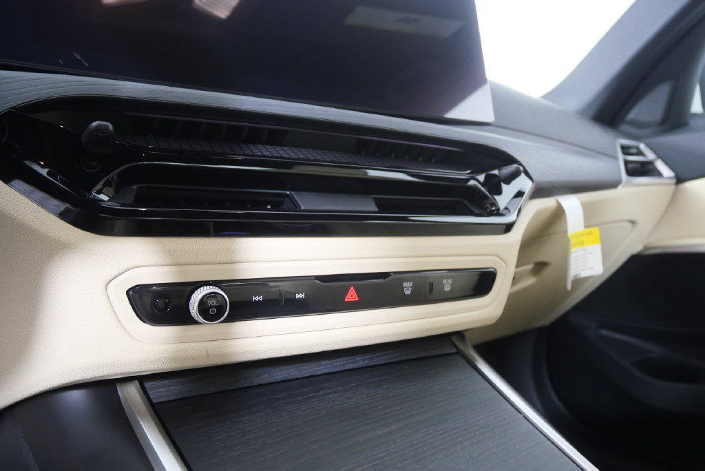 New 2026 BMW 330i Sedan w/ Premium Package RWD image 20