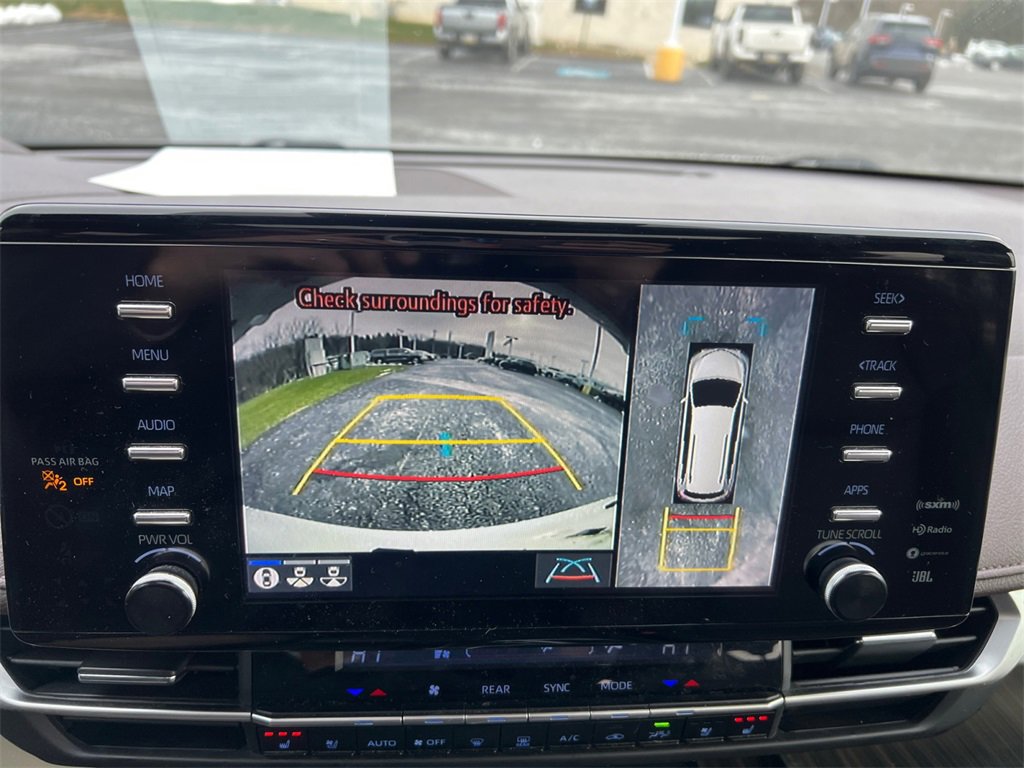 Used 2023 Toyota Sienna Platinum image 19