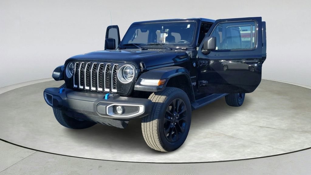 Used 2022 Jeep Wrangler Unlimited Sahara w/ Cold Weather Group image 10