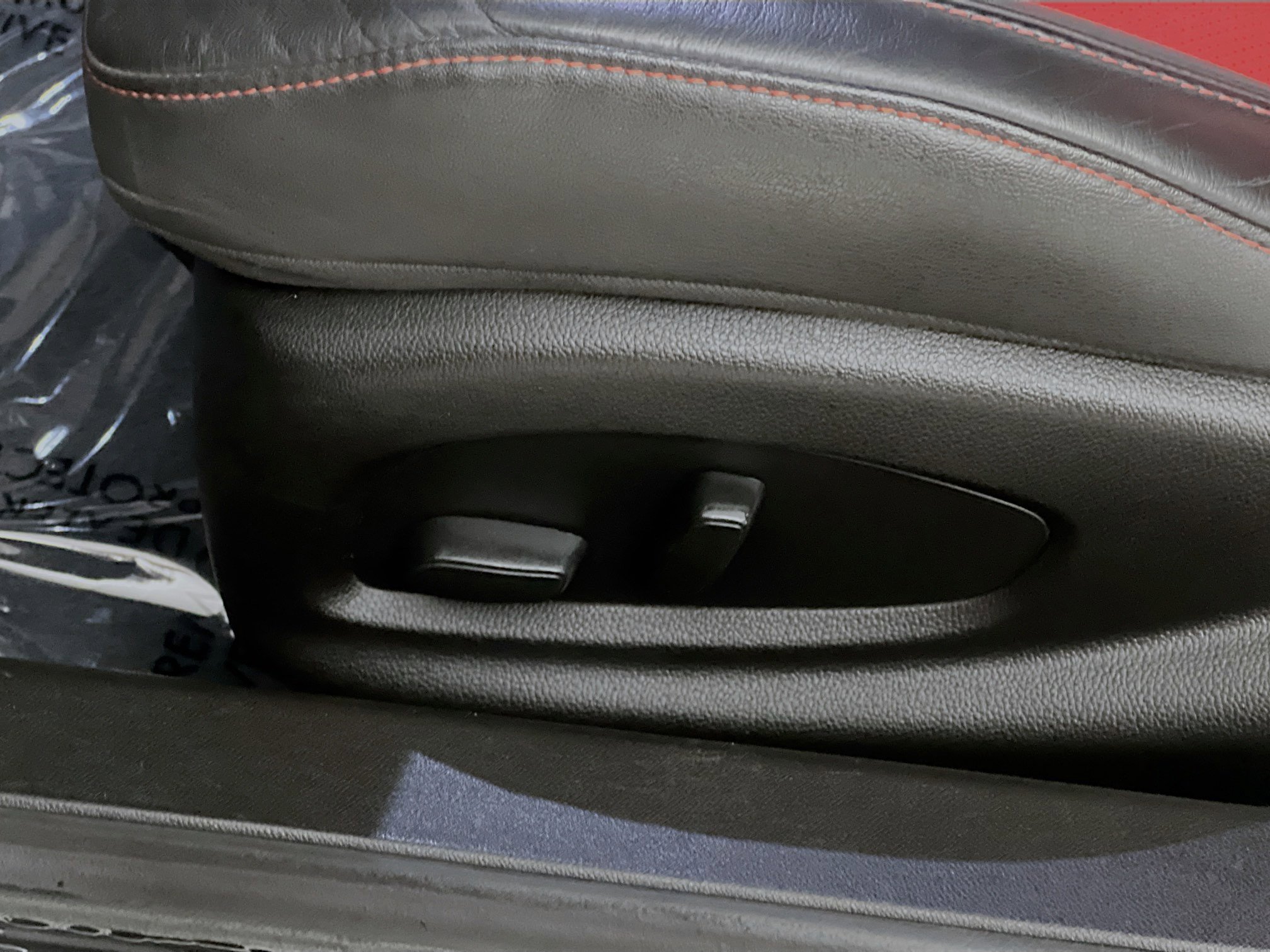 Used 2022 Chevrolet Camaro LT w/ Technology Package image 16