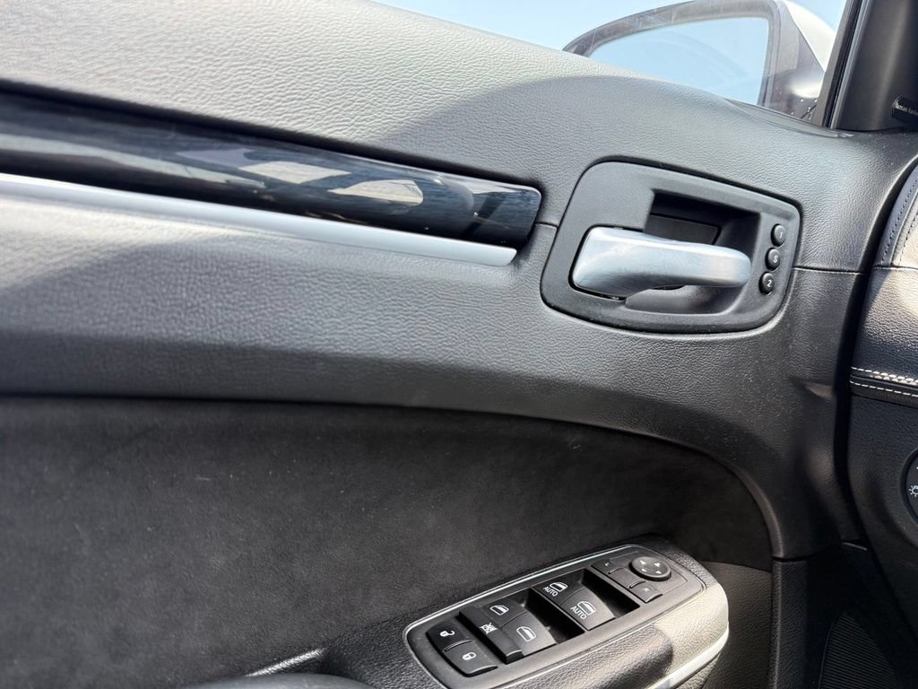 Used 2023 Chrysler 300 C RWD image 11