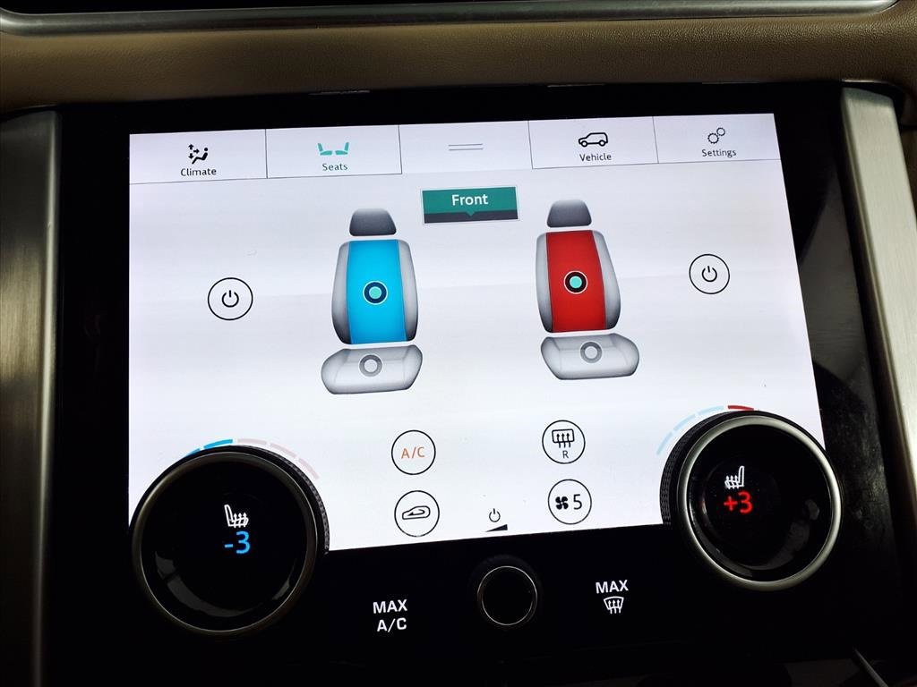 Used 2020 Land Rover Range Rover HSE image 17