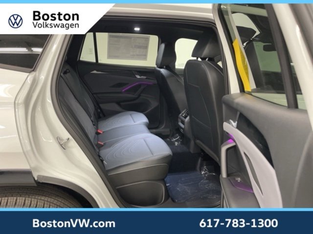 New 2026 Volkswagen Tiguan SE R-Line image 12
