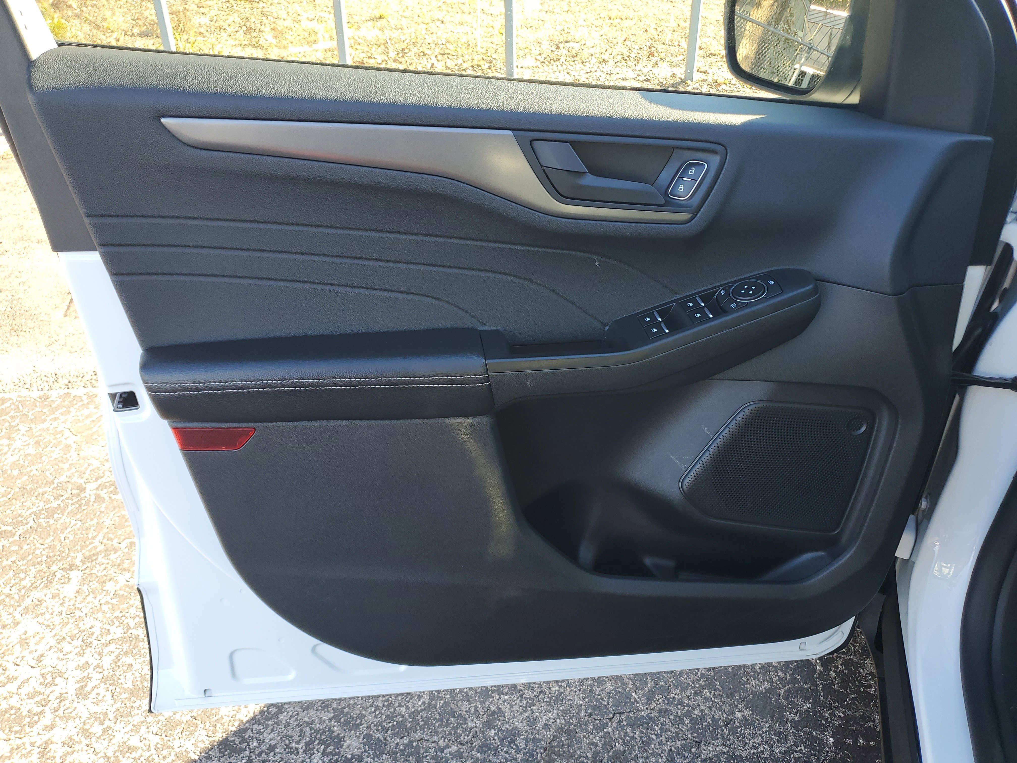 Used 2025 Ford Escape Active image 16