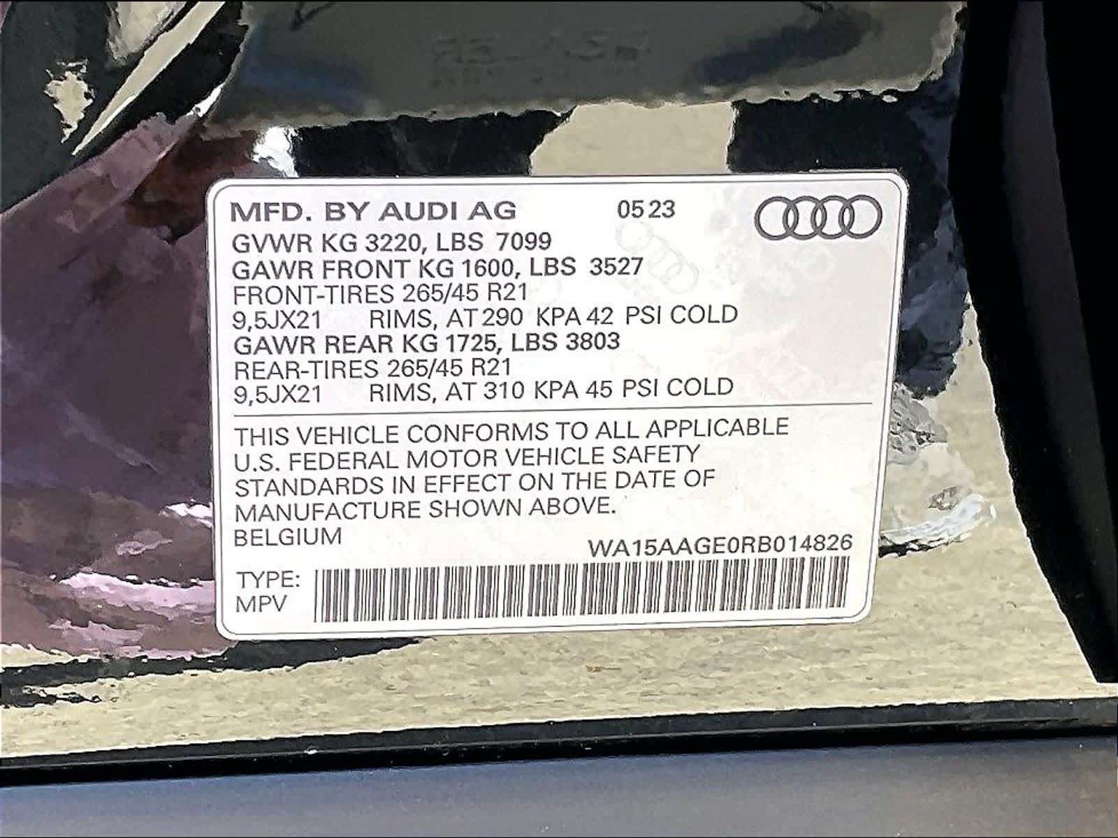 Certified 2024 Audi Q8 e-tron Premium Plus w/ Premium Plus Package AWD/4WD image 35