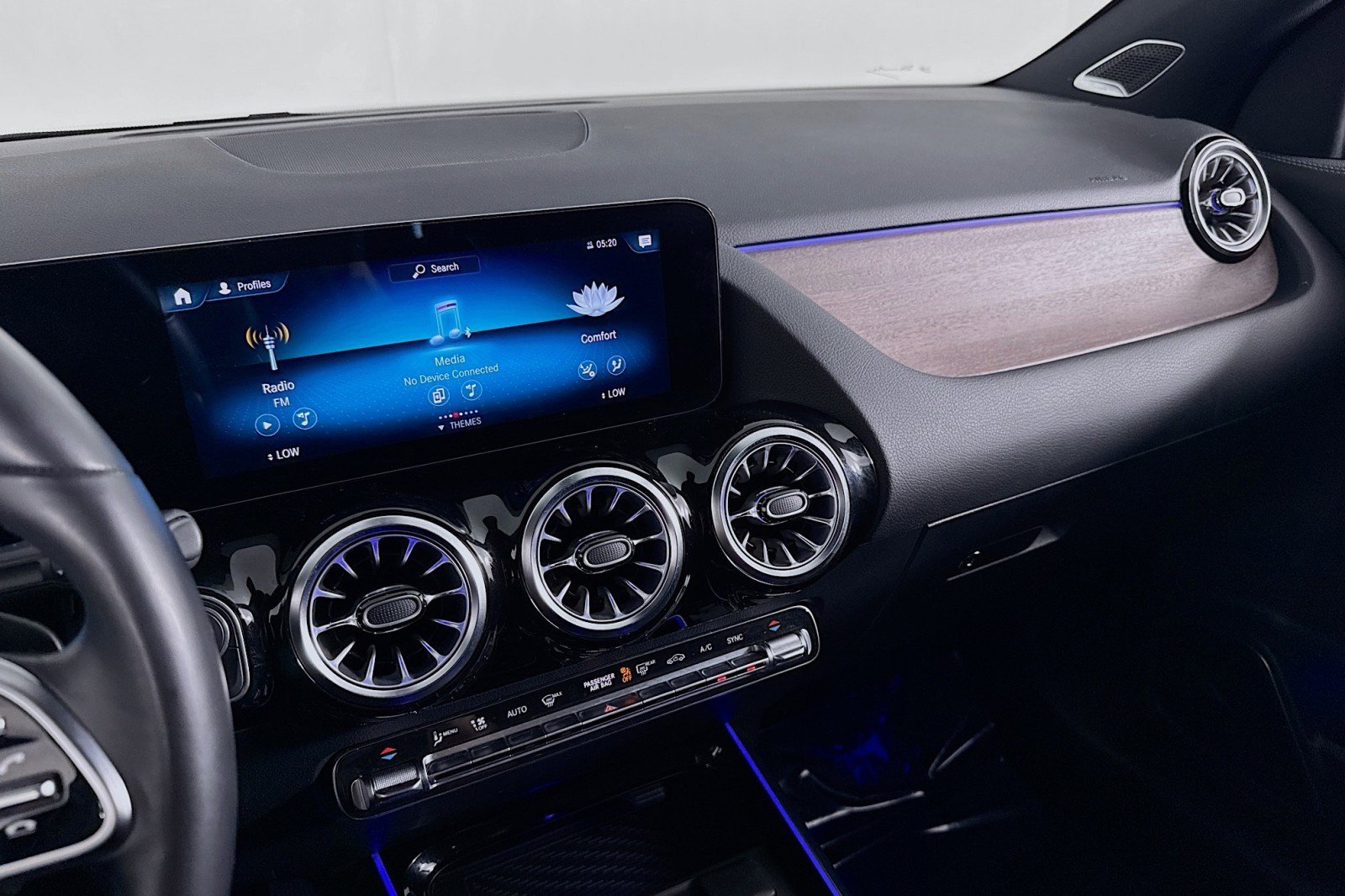 Certified 2022 Mercedes-Benz GLA 250 4MATIC w/ Premium Package image 20