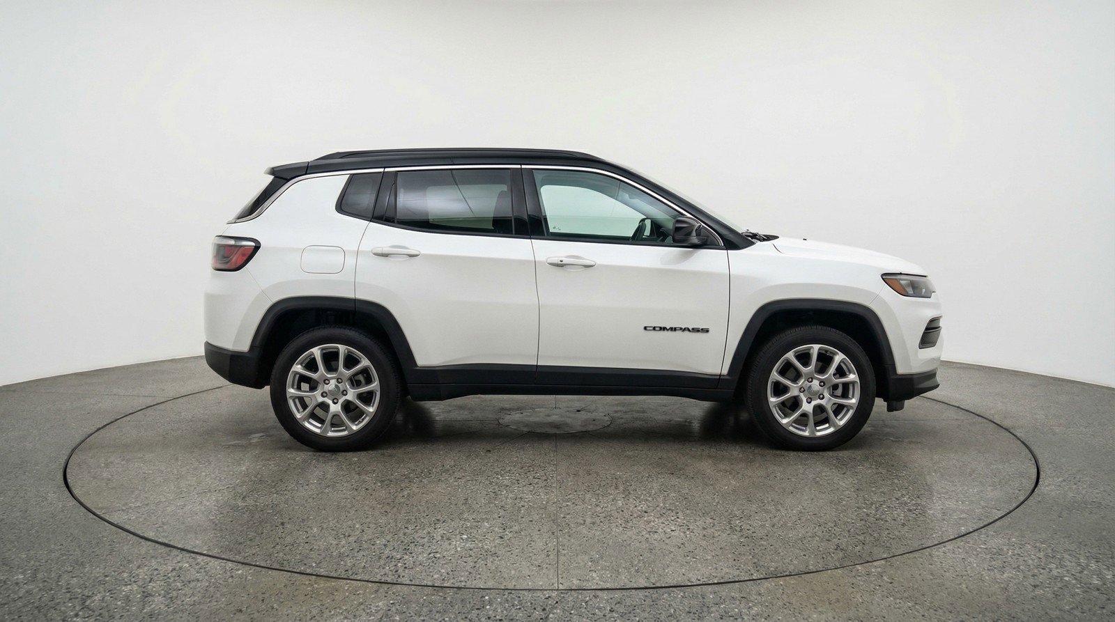 Used 2025 Jeep Compass Limited AWD/4WD image 11