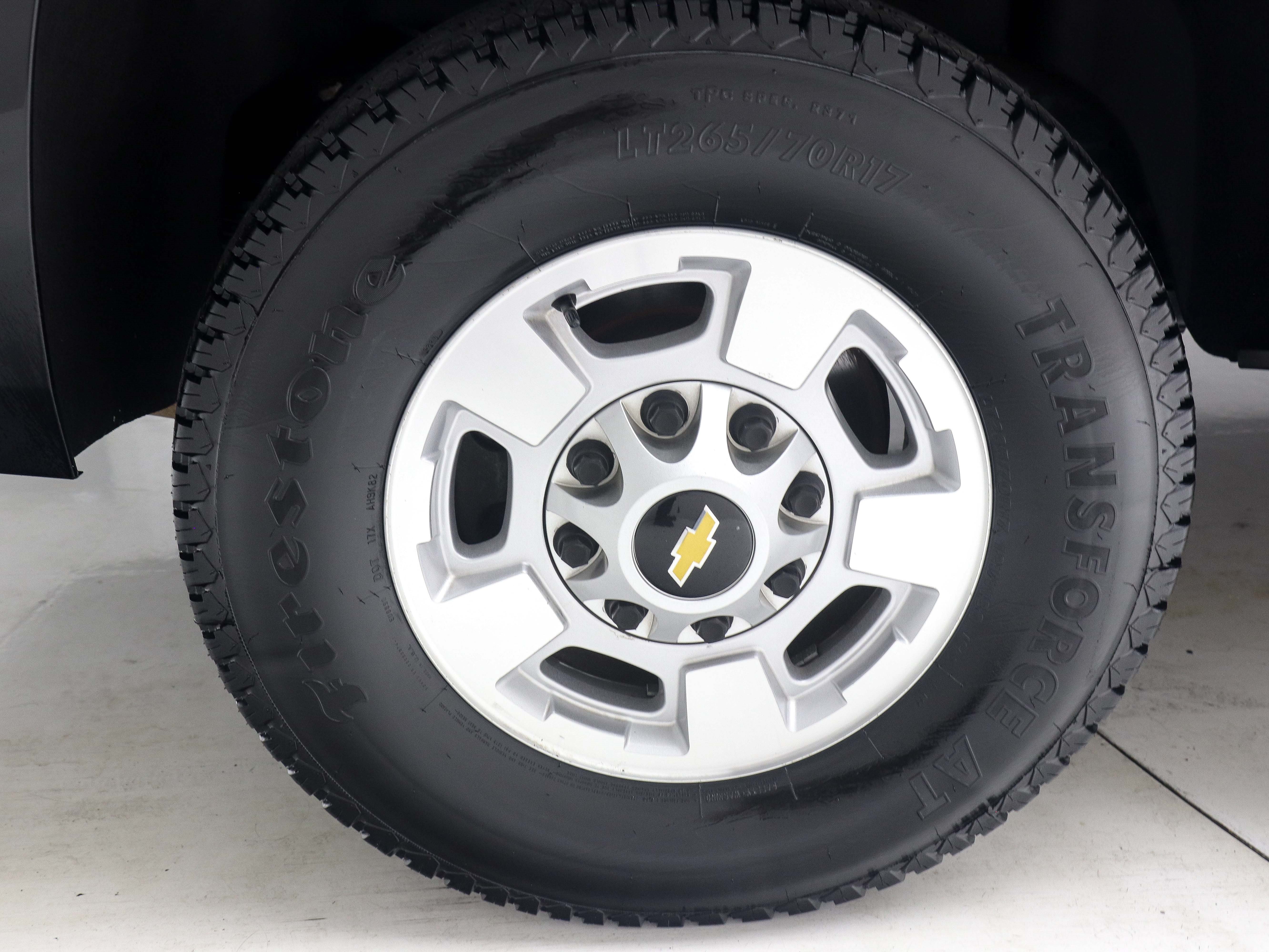 Used 2017 Chevrolet Suburban 3500 LS w/ Driver Alert Package AWD/4WD image 32