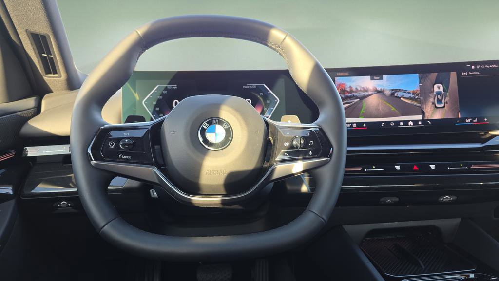 Used 2025 BMW 530i xDrive image 21