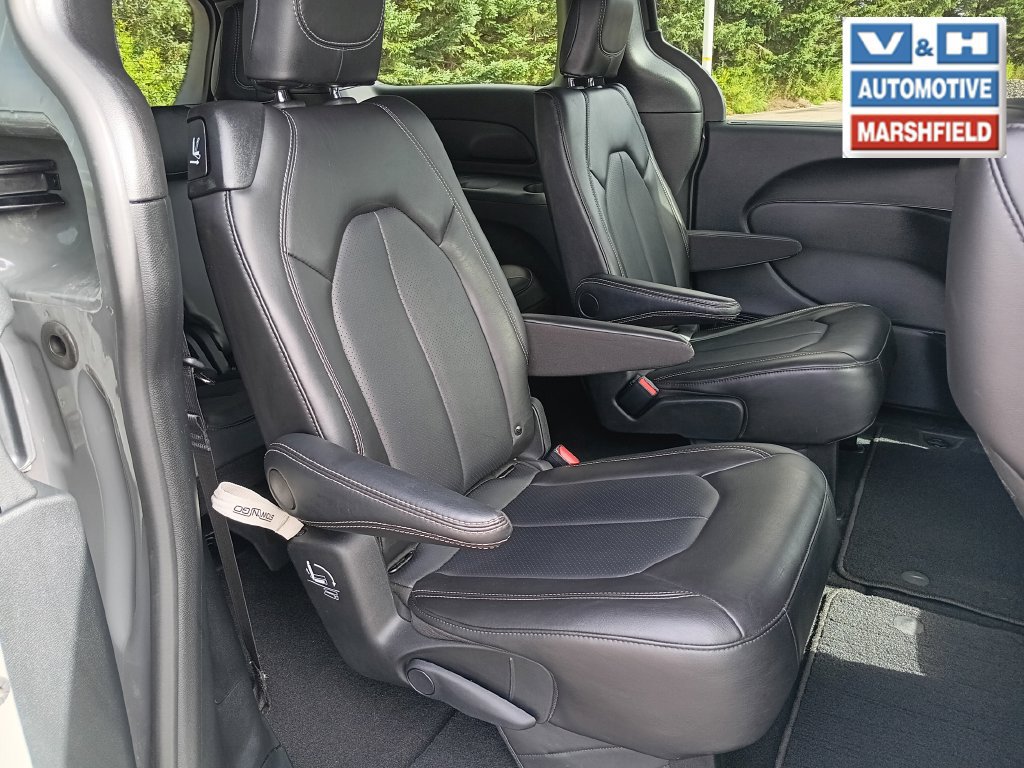 Used 2025 Chrysler Pacifica Select FWD image 22