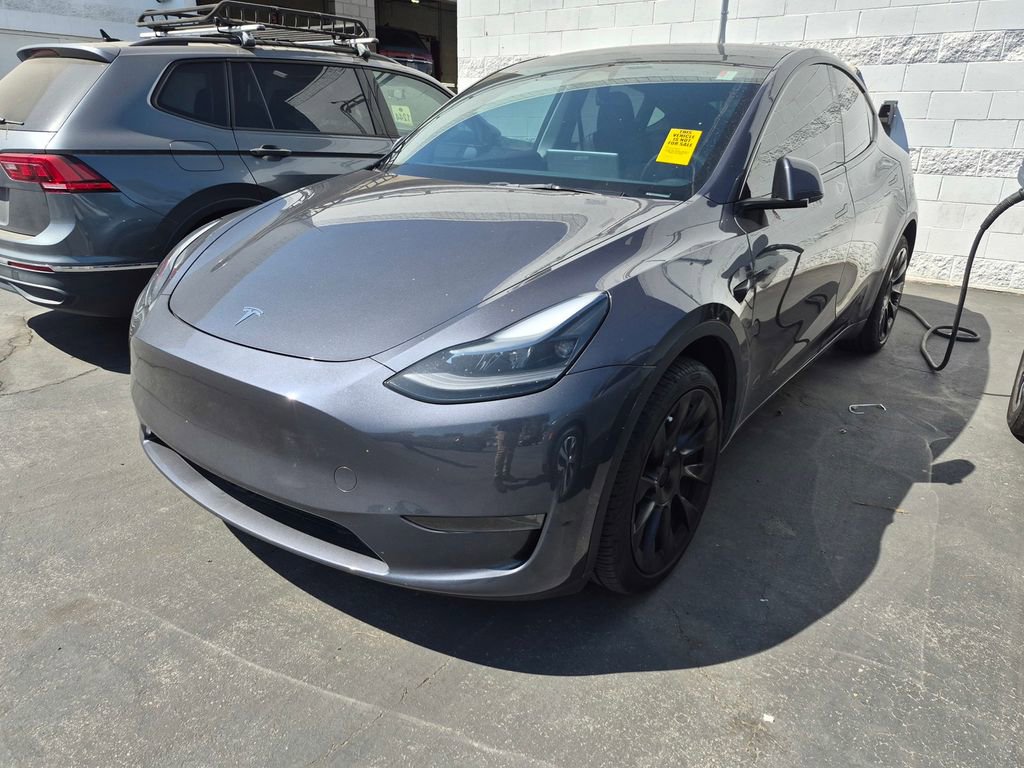 Used 2024 Tesla Model Y Long Range image 3