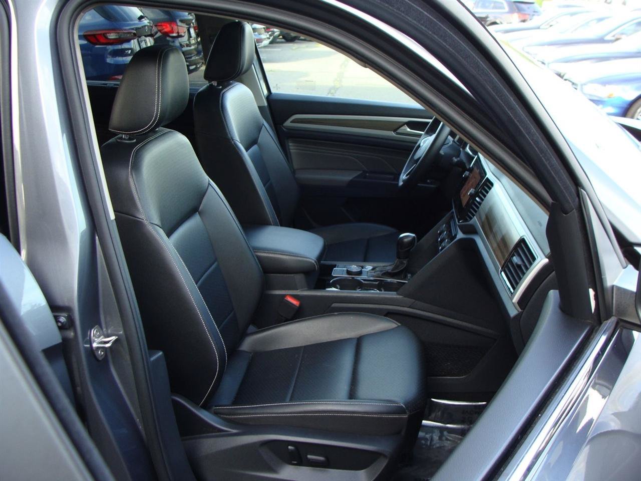 Used 2022 Volkswagen Atlas SEL AWD/4WD image 11