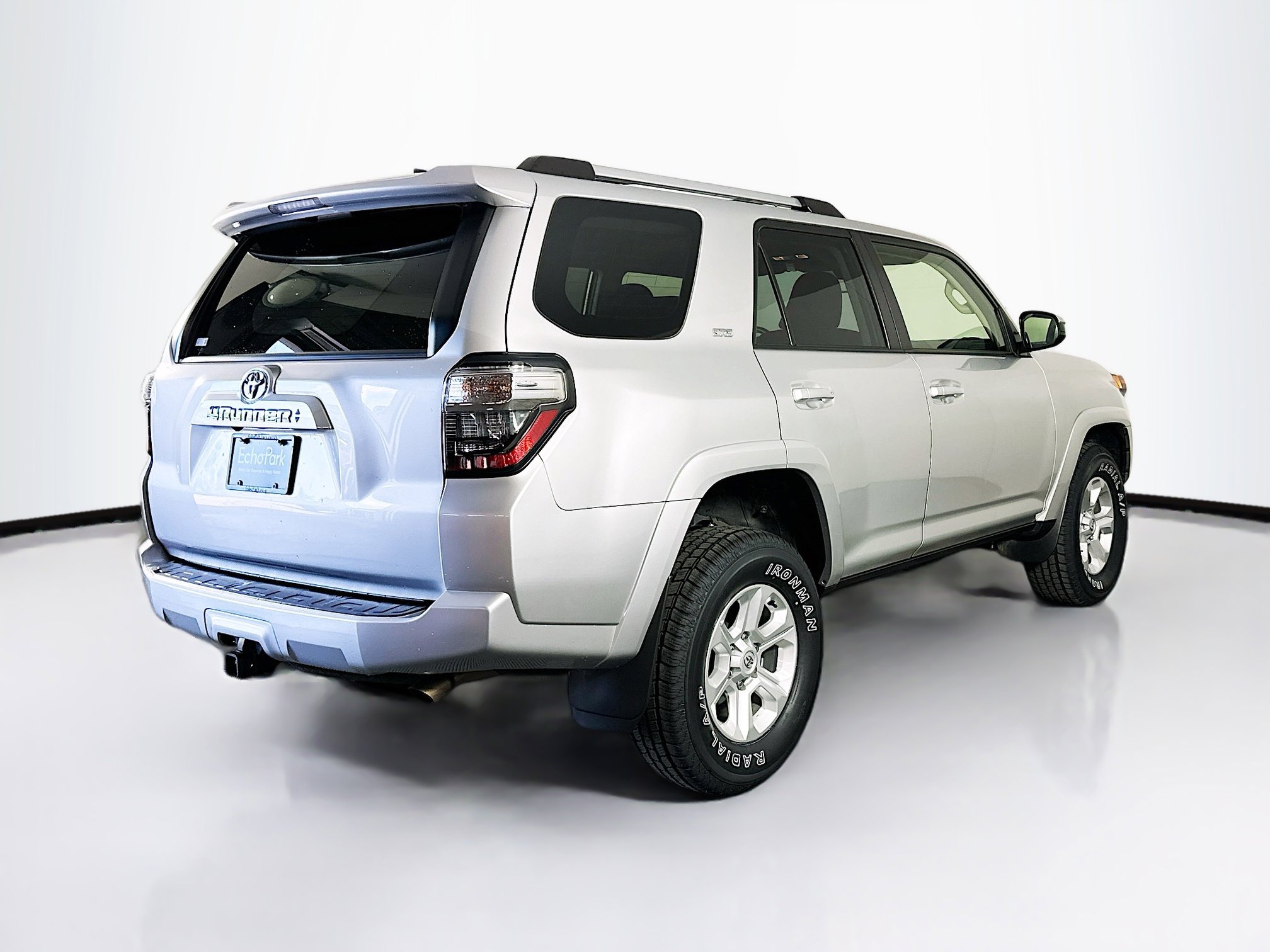 Used 2024 Toyota 4Runner SR5 AWD/4WD image 9