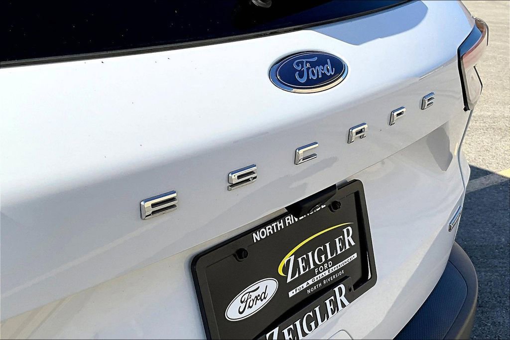 Certified 2021 Ford Escape SE image 8