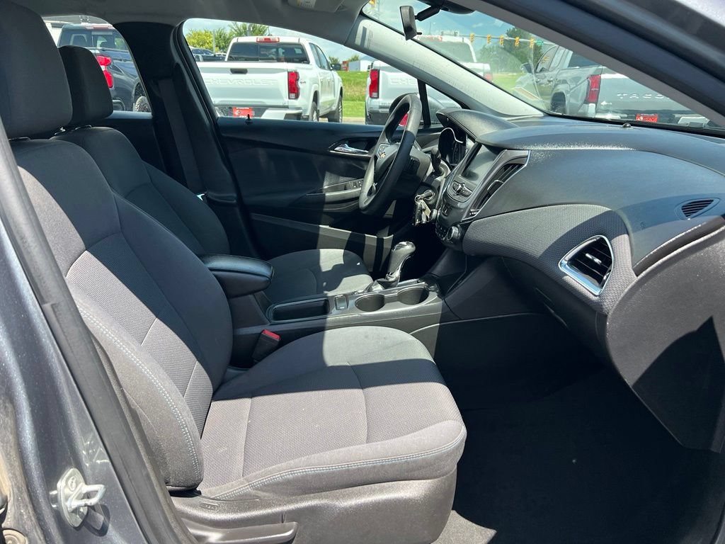 Certified 2019 Chevrolet Cruze LT FWD image 16