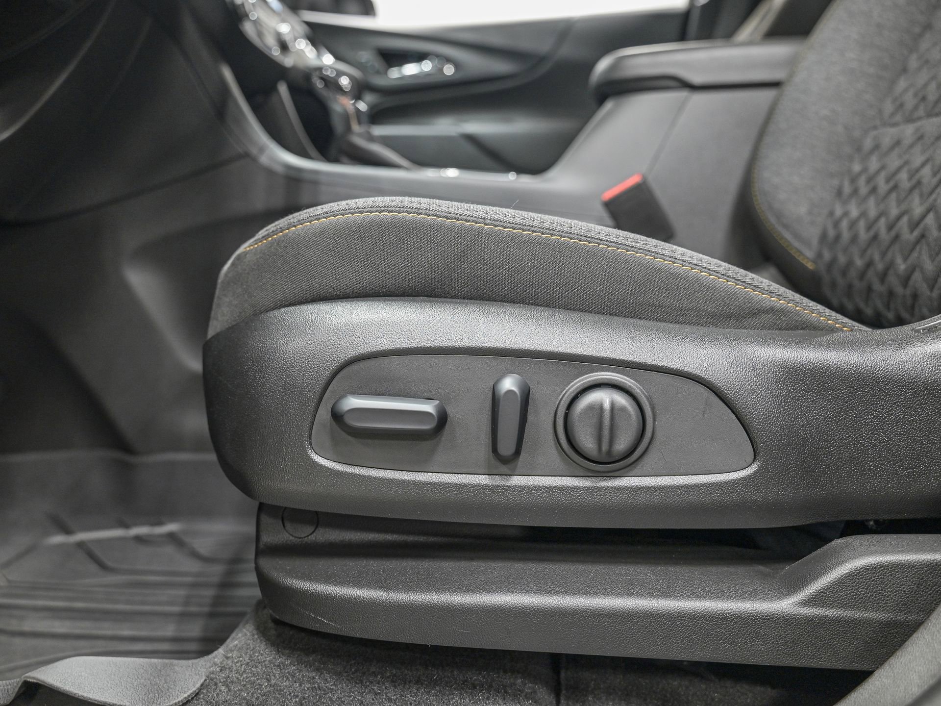 Used 2023 Chevrolet Equinox LT AWD/4WD image 14